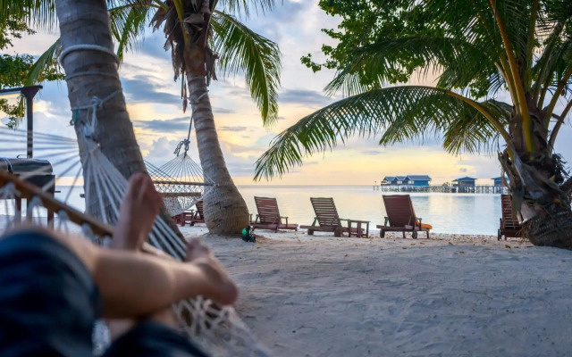 Pom Pom Island Resort