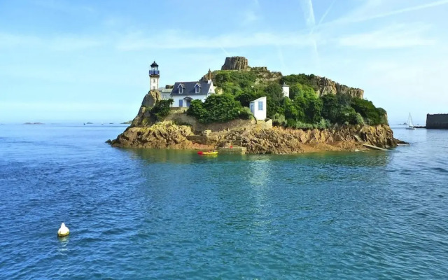 Pretty Breton Holiday Home in a top Location