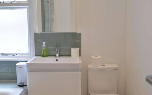 One Bedroom Apartment in Bayswater