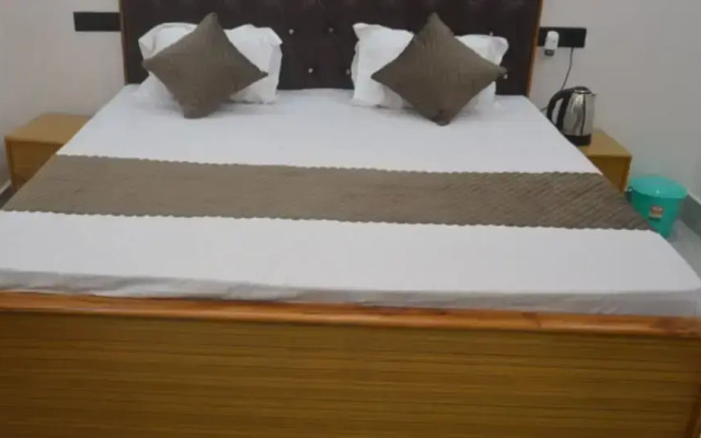 Goroomgo Mateshwari Palace Ayodhya