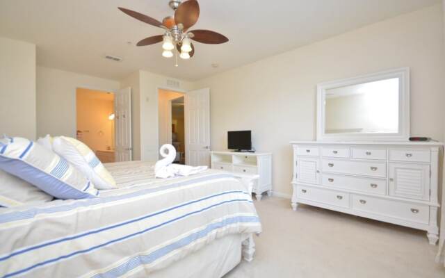 Vista Cay Three-bedroom