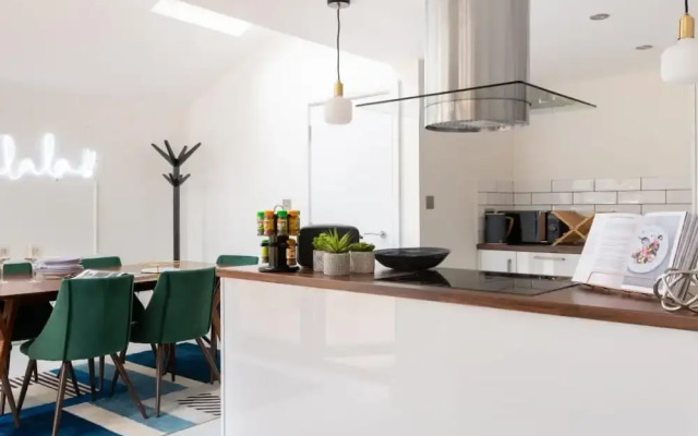 The Brixton Hill - Modern & Bright 2BDR Apartment with Garden