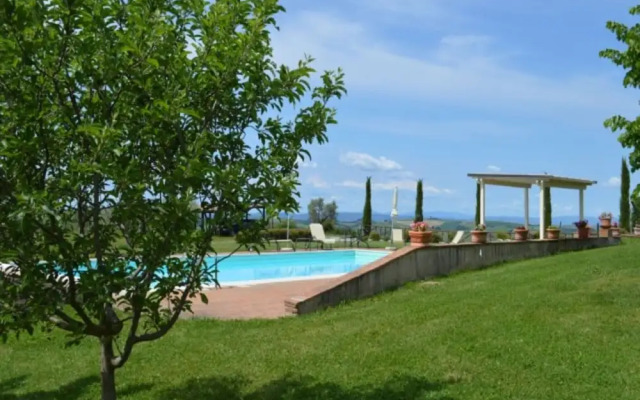 Charming Apartment With Pool and Countryside Views