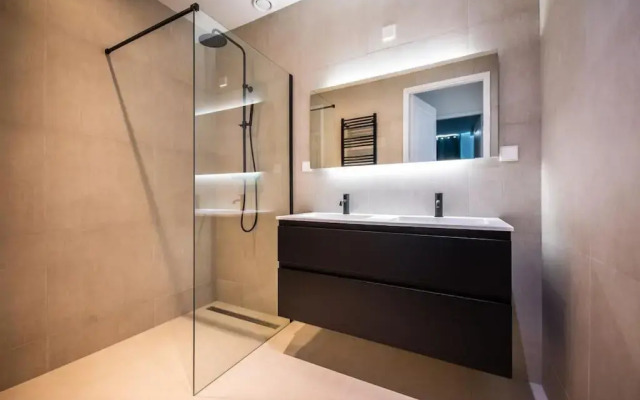 Brilliant 1 Bedroom Serviced Apartment 52m2 -NB304B-