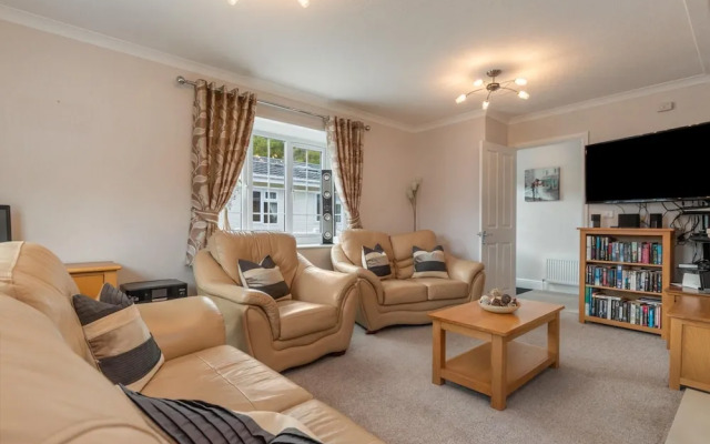 Castaway Lodge - Close to Beach Lovely Lodge With Veranda