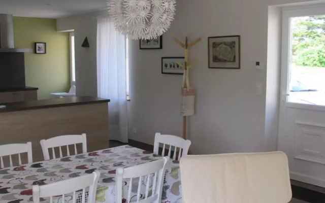 Gîte Cindré, 3 pièces, 4 personnes - FR-1-489-149