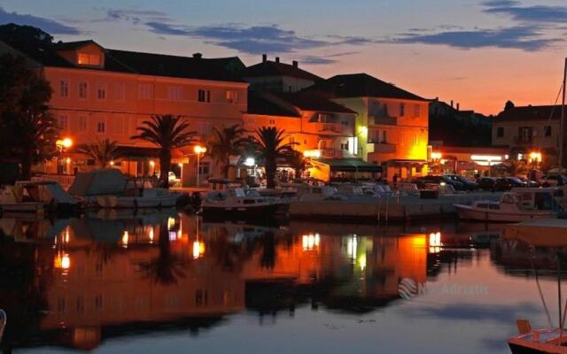 Sea Front Holiday House Zal