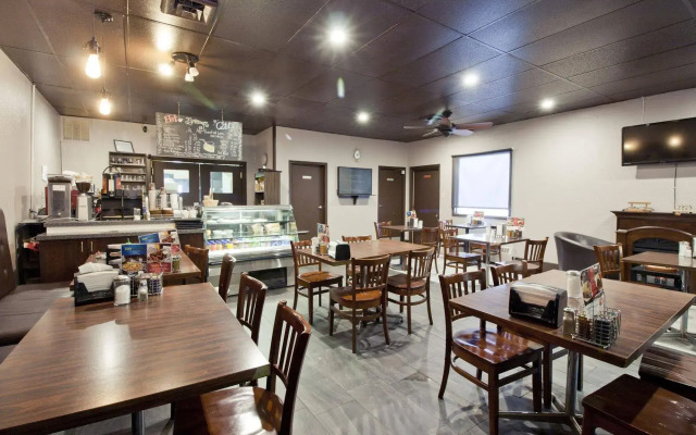 Springs Motor Inn