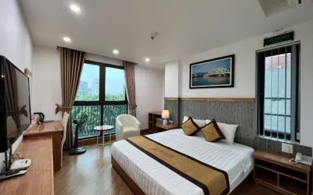 4M2 Hotel