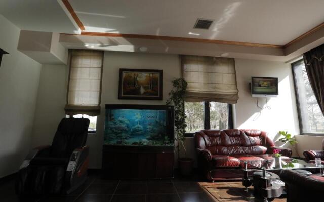 Hotel 1 Maji