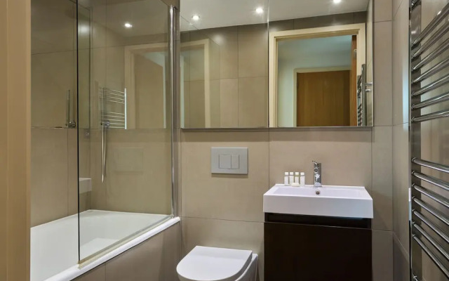 Kew Bridge by Viridian Apartments