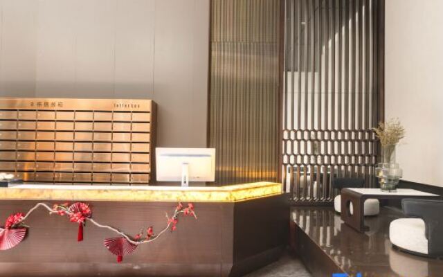 Z-Club Hotel(Tanglang Subway Station Branch)