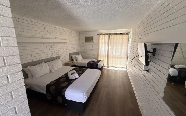 Budget Motel