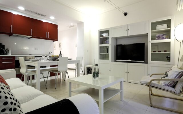 Blanc Apartment