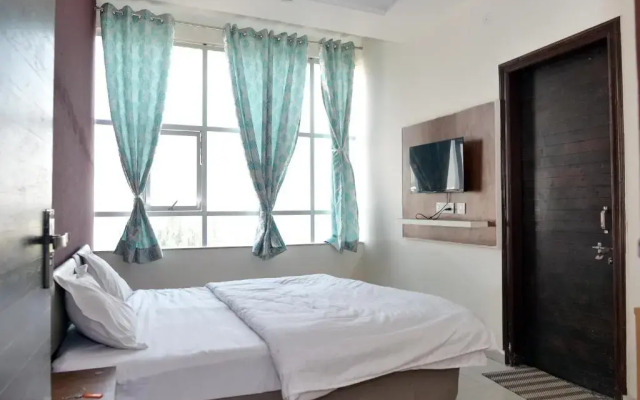 Hotel Ira Mansarovar
