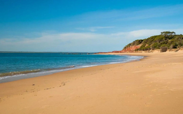 Saltwater Breeze Retreat