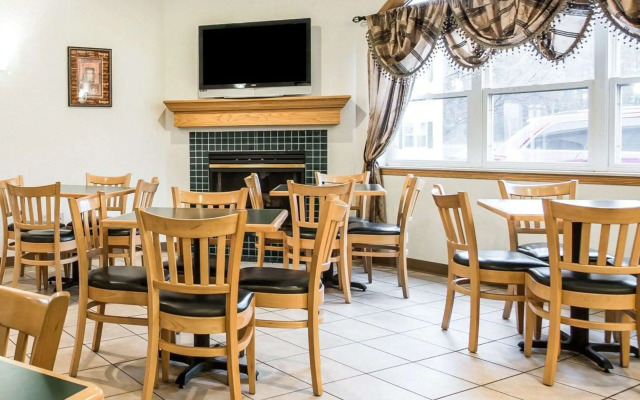 Quality Inn Mauston I-90