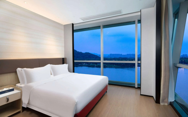 Ramada By Wyndham Huzhou Wuxing