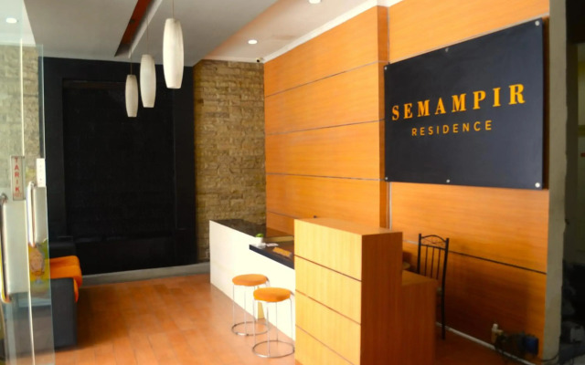 OYO 450 Semampir Residence