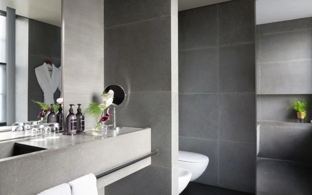 Grosvenor House Suites