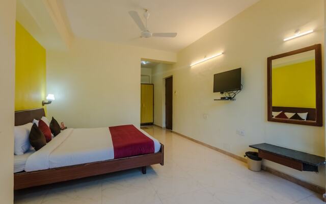 OYO 7647 Hotel Lions Den