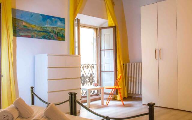 Spacious 4BD Apt Near the Duomo