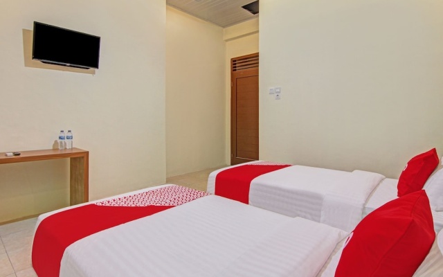 Capital O 90643 Suri Guest House Syariah – Guest Rooms – Padang