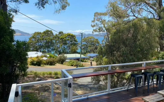 Coningham Beach House
