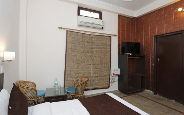 OYO 7618 Tapovan