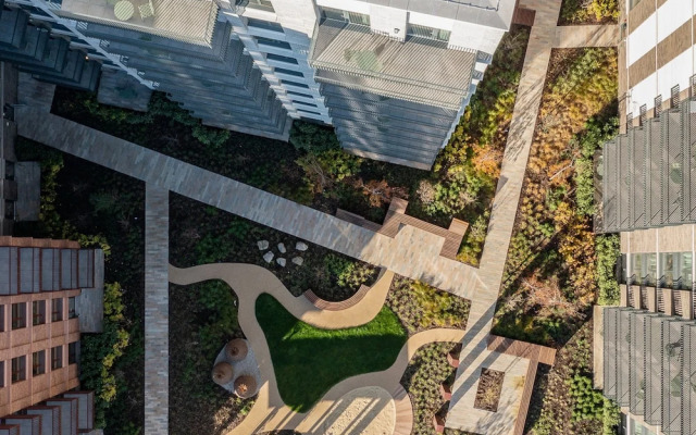 Huge 3bath 2bedroom Family Home