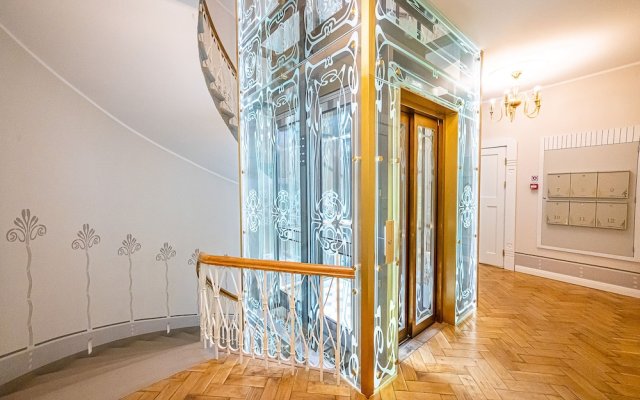 WINWINSTAY Art Nouveau Lumiere Residence