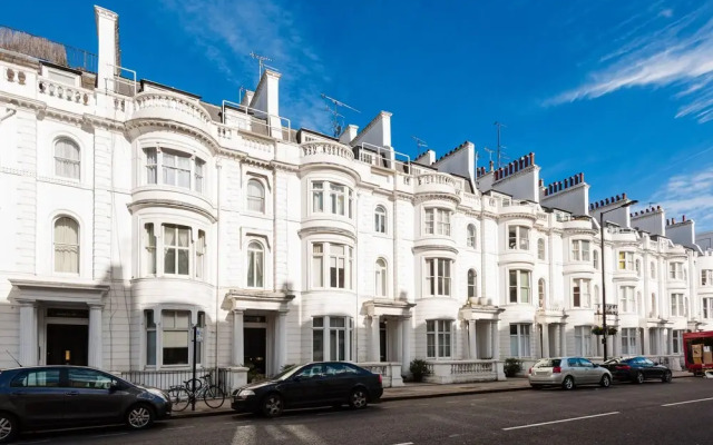 The Gloucester Terrace Nest - CB