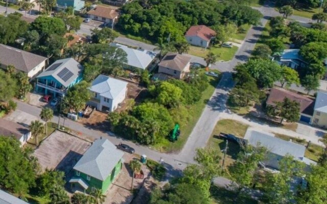 Endless Summer on B Street