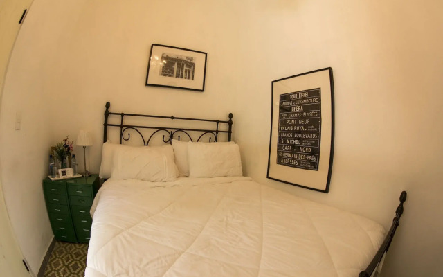 Colonial 154 H Boutique
