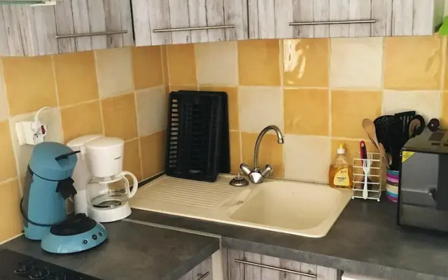 Apartment With one Bedroom in Frontignan, With Wonderful City View and Wifi - 1 km From the Beach