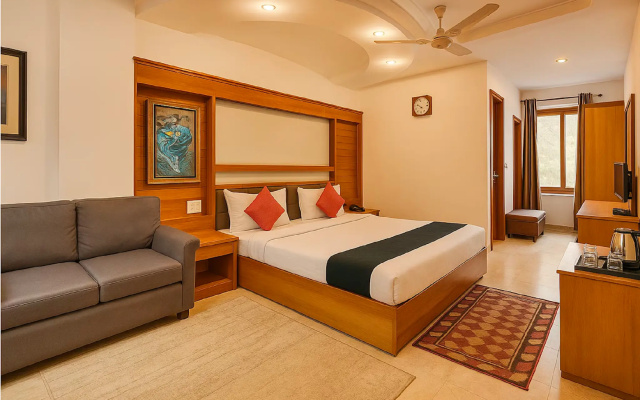Hotel TJS Royale – Guest Rooms – Delhi