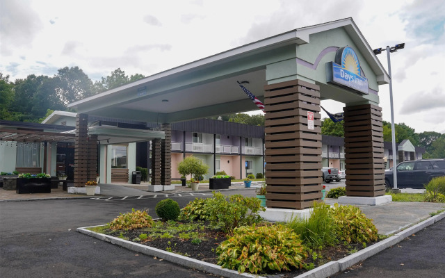 Days Inn by Wyndham Southington