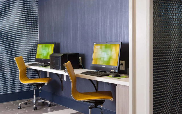 Courtyard Charleston Waterfront by Marriott