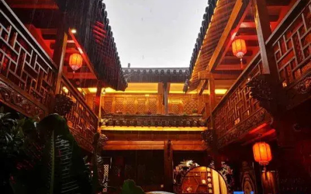 Wuji Parkjing Inn (Lijiang Ancient City Shop)