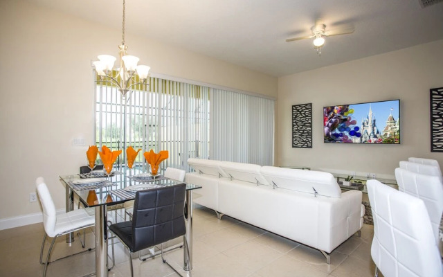 Fabulous Vacation Home  w/ Screened Pool Close To Disney 146