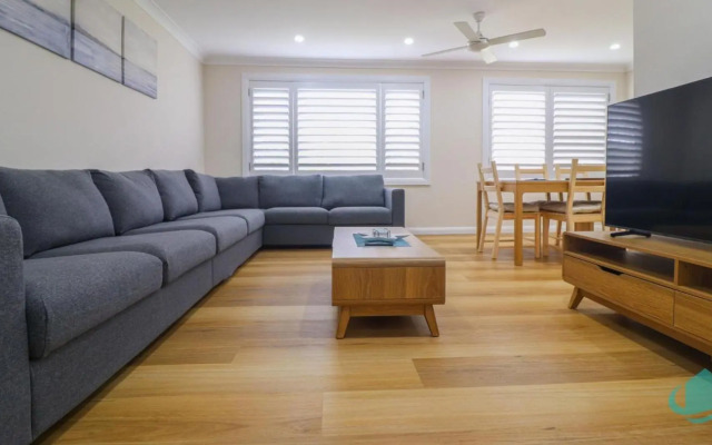 Caves Getaway - Pool and beach