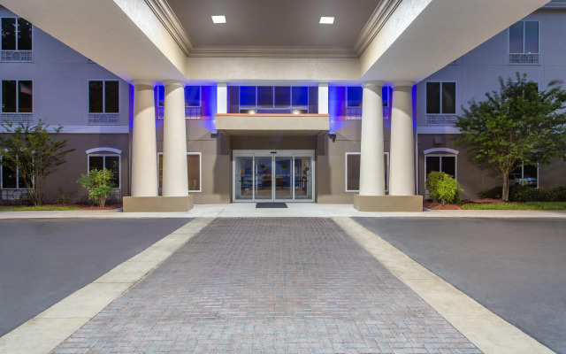 Holiday Inn Express Hotel & Suites Silver Springs - Ocala, an IHG Hotel