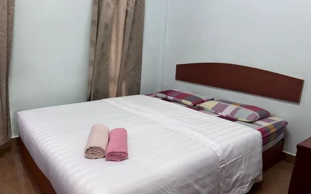 OYO 90967 Homestay Chalet Warisan Siti