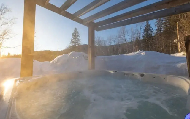 Le St-c me- Spa-piscine- Billard - Ski Val St-c me