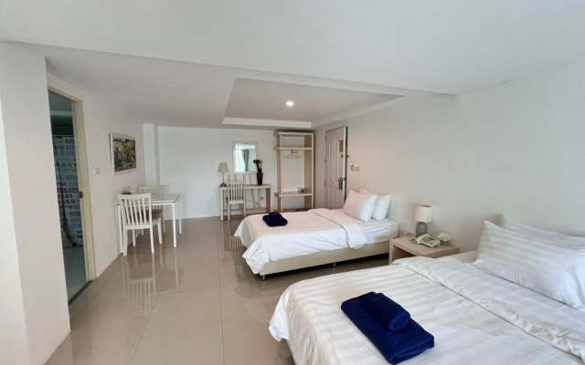 The Terrace Hotel – Guest Rooms – Nakhon Si Thammarat