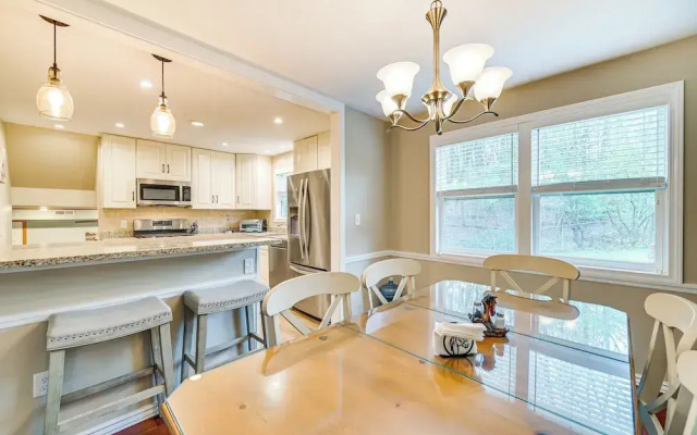 Saratoga Springs Home Near Skidmore College!