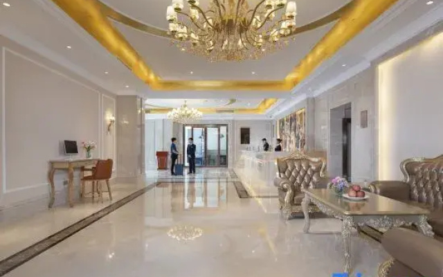 Vienna International Hotel (Qingdao Railway Station East Square)