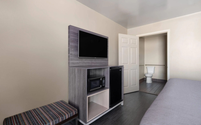 Baymont by Wyndham Commerce GA Near Tanger Outlets Mall