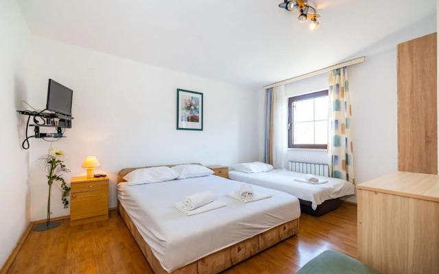 Villa Omra