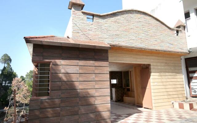 OYO 12170 Home Rustic Villa Kasauli